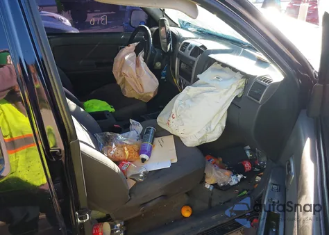 2005 Chevrolet Colorado Ls z USA, uszkodzony, nr VIN 1GCDS136858105329